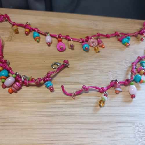 Children's jewelry set with pink and multicolor beads