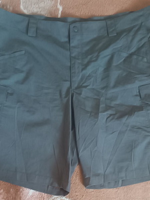 5.11 Tactical Bermuda Size 44 like new, green