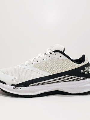 The North Face Vectiv Levitum men's sneakers size 42.5-43, white and black