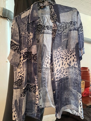 Women's shirt size L like new, gray multicolor