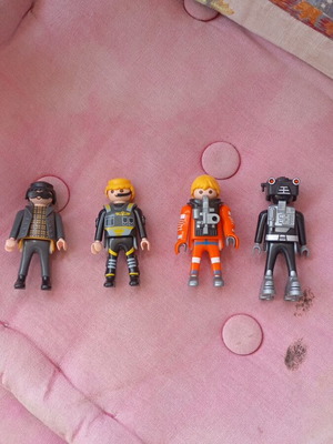 Playmobil figures like new, pack of 4