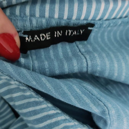 Italian linen tunic with cotton lace and abalone buttons