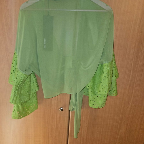 C-Throu skirt set with crop top like new, light green