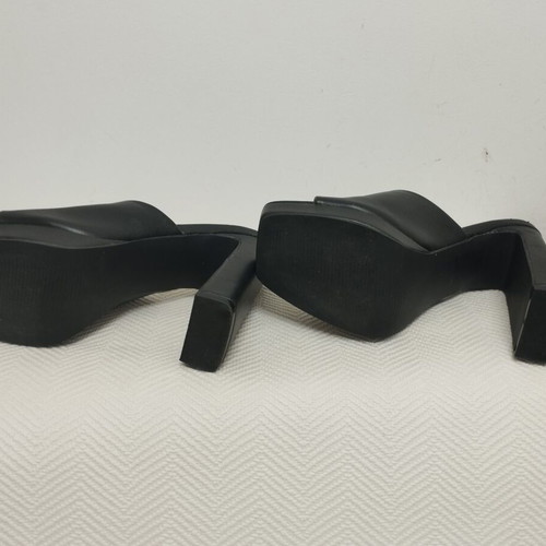 Bozikis mules size 38, like new, black