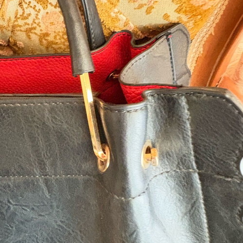 Black leatherette hand bag vintage like new