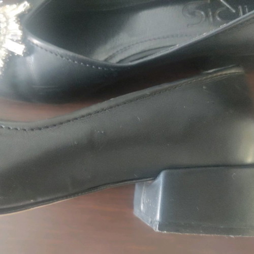 Iris luxury low heels size 12 in very good condition with box