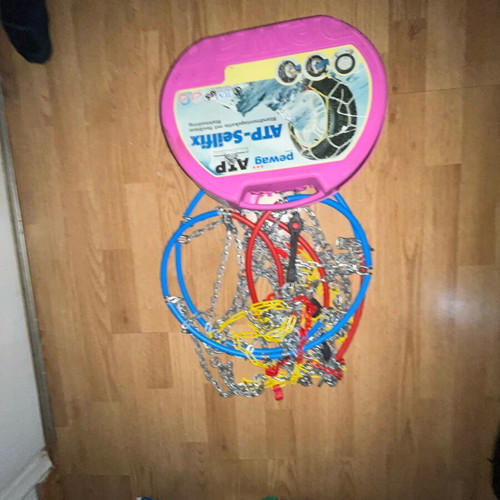 Snow chains used for multiple rims