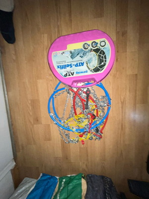 Snow chains used for multiple rims