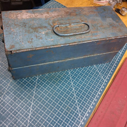 Metal toolbox used, small 25x10x10 cm