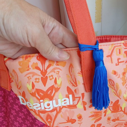 Desigual fabric shoulder bag like new, colorful design