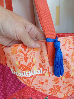 Desigual fabric shoulder bag like new, colorful design