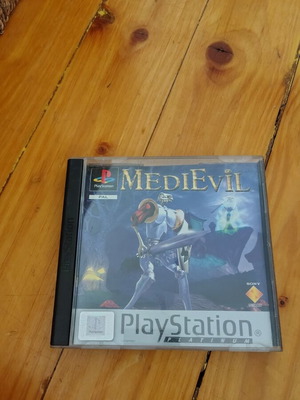Medievil PlayStation PS1 game used, complete with manual