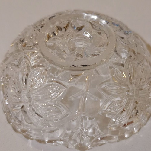 Small glass bowls with flowers and leaves used, set of 4