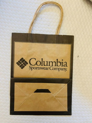 Branded gift bags pack of 12 like new