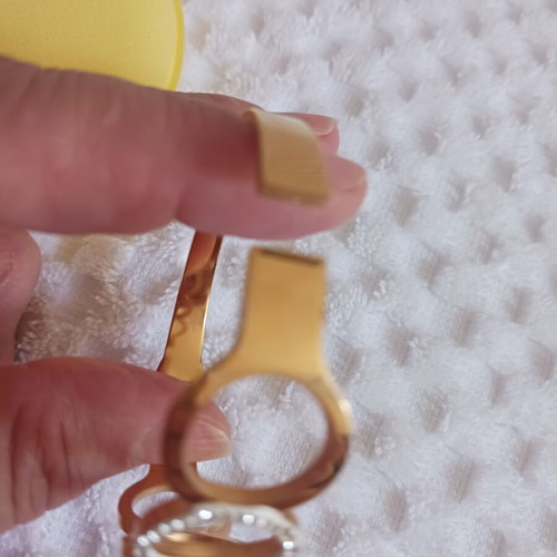 Elegant bracelet new, gold color