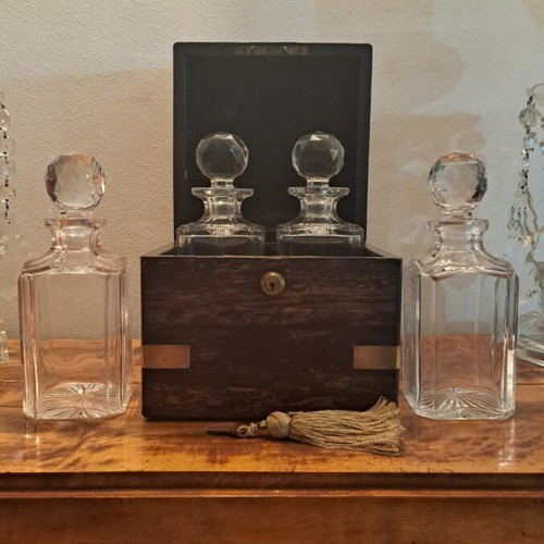 Authentic Edwardian Era Tantalus Collectible Set like new