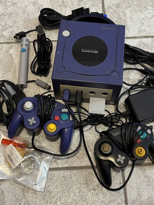 Nintendo GameCube Indigo μοντέλο DOL-001 σαν καινούργιο με 2 χειριστήρια και digital out