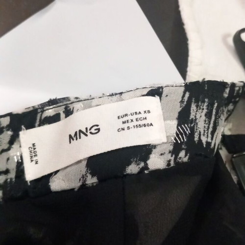 Mango skirt black and white XS like new