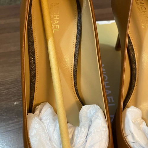 Michael Kors leather pumps size 39 like new, brown