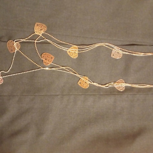 Necklace with hearts in three gold colors like new