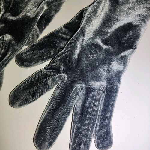 Velvet gray gloves like new