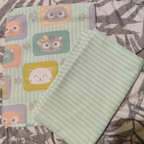 Das Home baby crib sheet set like new
