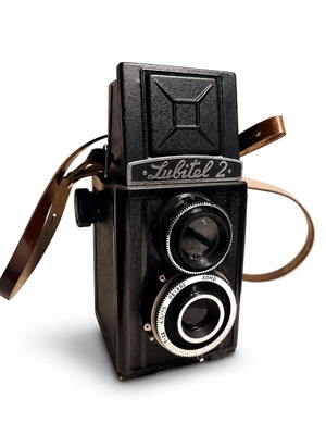 Lubitel 2 LOMO twin lens reflex camera mint condition