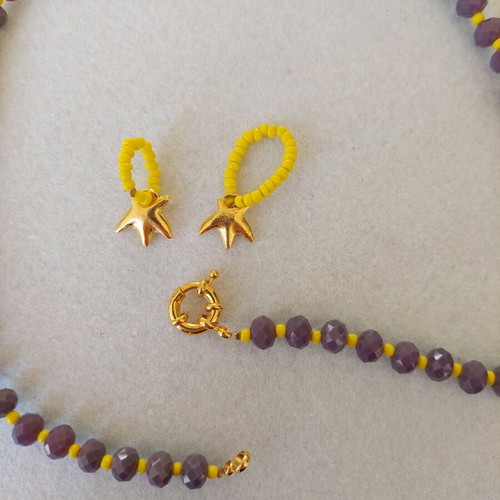 Necklace purple and yellow with detachable central element