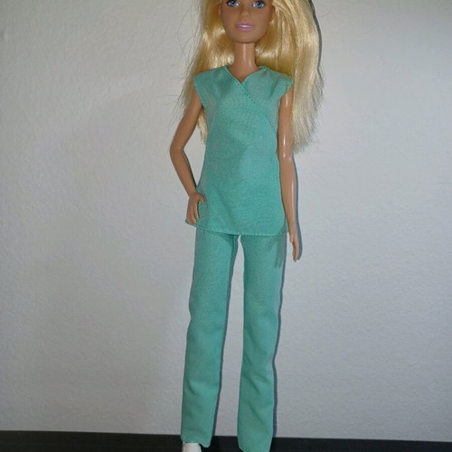 Barbie nurse like new