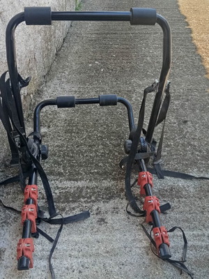 Σχάρα ποδηλάτου αυτοκινήτου για 3 ποδήλατα σαν καινούργια, universal