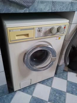 Πλυντήριο ρούχων Pitsos