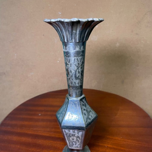 Engraved silver-plated vase like new for flowers