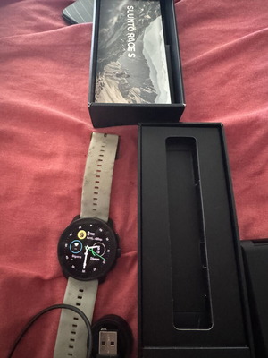 Suunto Race S GPS smartwatch σε μαύρο