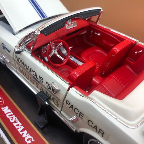 Ford Mustang Blanc "Indianapolis 500 Pace Car" 1964 Mira used 1/18 model