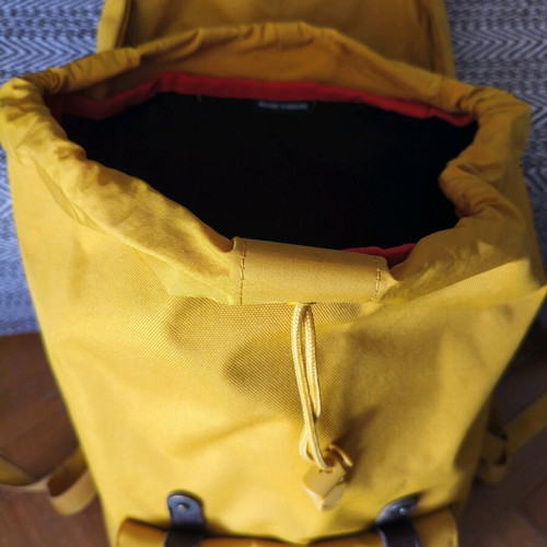 Herschel Heritage backpack 19 lt yellow like new