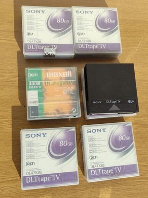 DLT tape IV 80GB used storage media set of 6 pieces