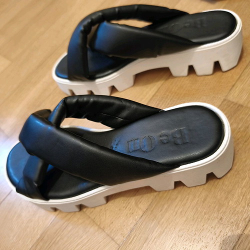 Women’s puffer platform sandals like new, size 38