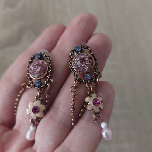 Women's earrings pink, like new