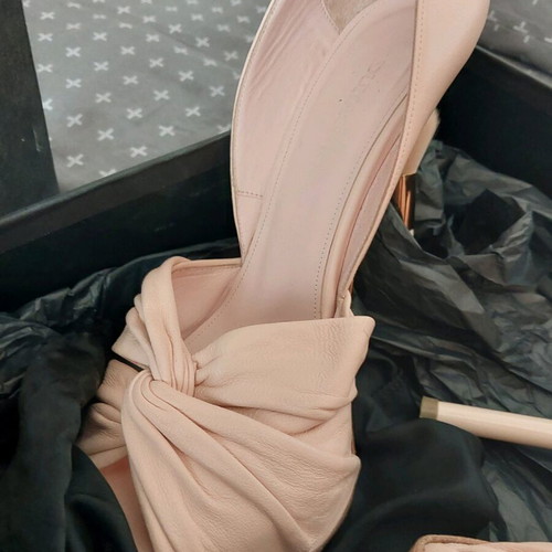 Dukas blush knot pumps like new, size 38, genuine nappa skin