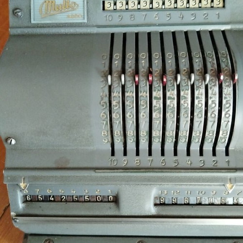 Multo vintage mechanical pinwheel calculator