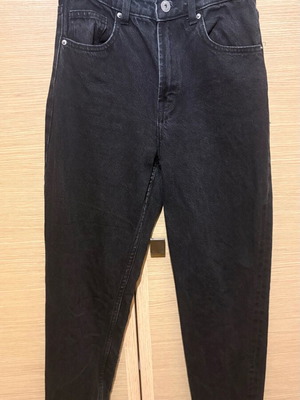 Bershka black jeans size 34 like new