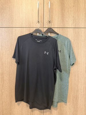 Αθλητικές φανέλλες Under Armour μεταχειρισμένες, μεγέθη Small και Medium, μαύρες και τιρκουάζ