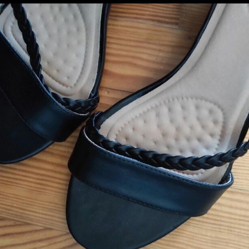 Black sandals size 40 like new