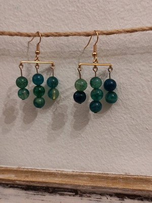 Dangling earrings new with agate stones