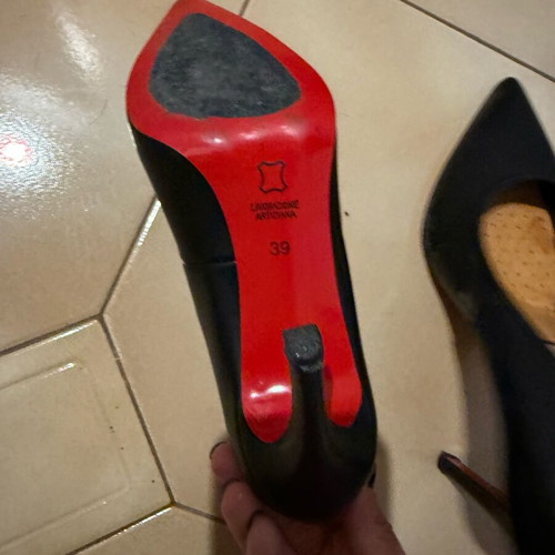 Mark Milan 39 leather pumps like new black