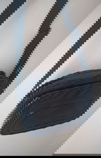 ανδρικό τσαντάκι Zara