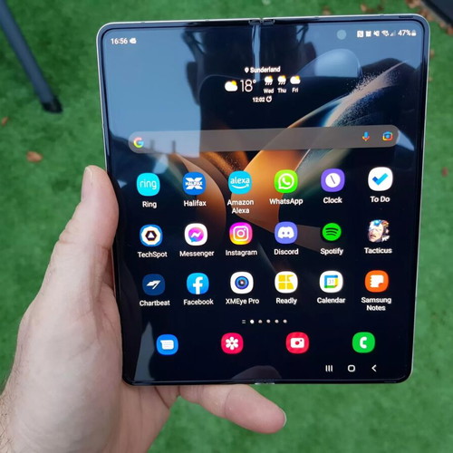 Samsung Galaxy Z Fold 4 512GB used, black with original stand case