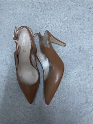 Leather beige pumps, size 37