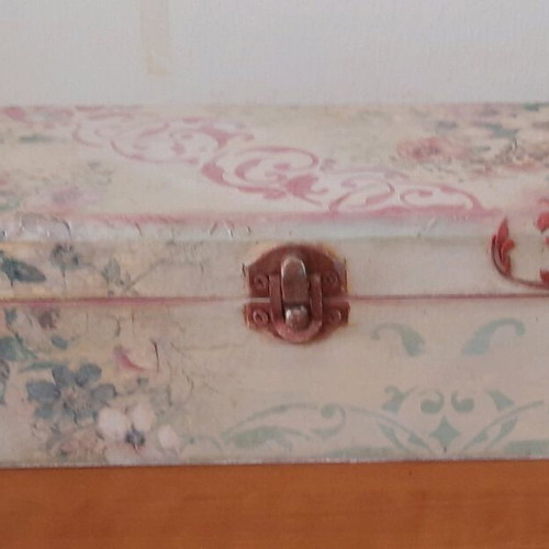 Wooden storage box decorated in excellent condition