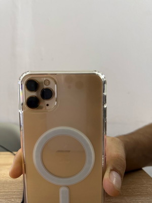 IPhone 11 Pro Max 256 σαν καινούργιο, χρυσαφί με 3 θήκες